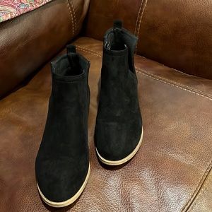Faux suede booties, EUC